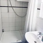 Khorsandi Eins Apartamento *