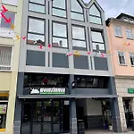 Khorsandi Eins * Coburg