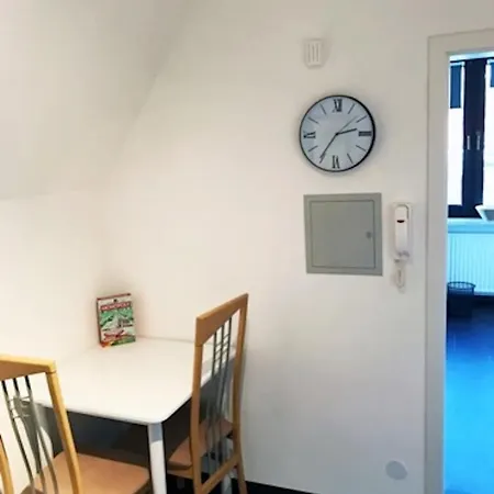 Khorsandi Eins Apartment