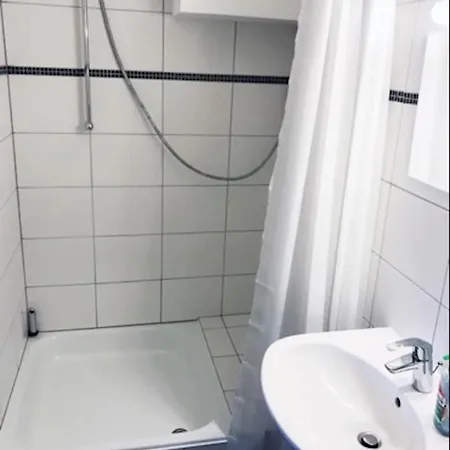 Khorsandi Eins Apartment *